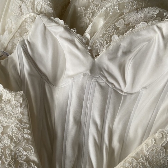 Kenneth Winston wedding dress - Picture 6 of 11